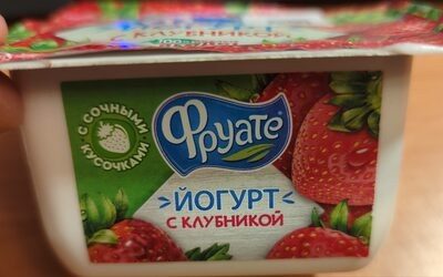 Йогурт с клубникой