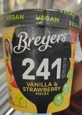 Vanilla & strawberry pieces
